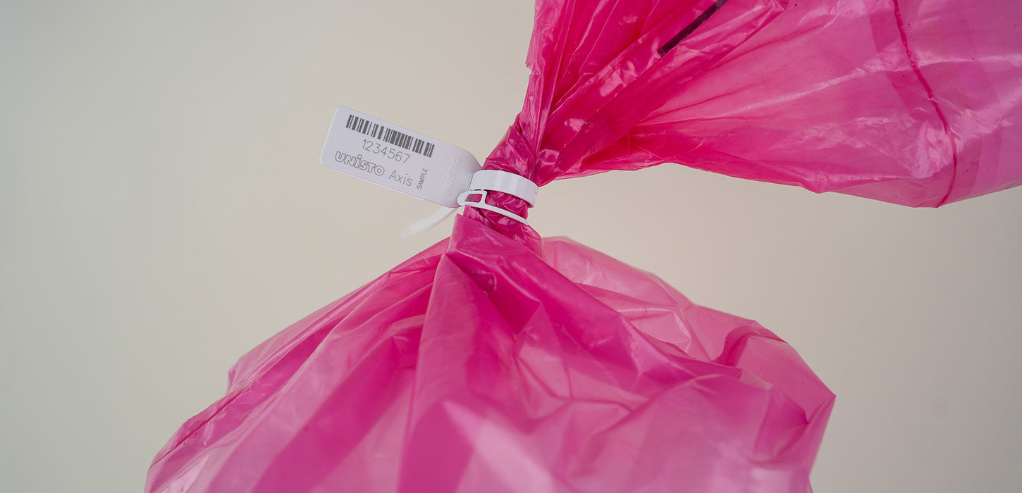 Unisto Axis security seal applied to a bag
