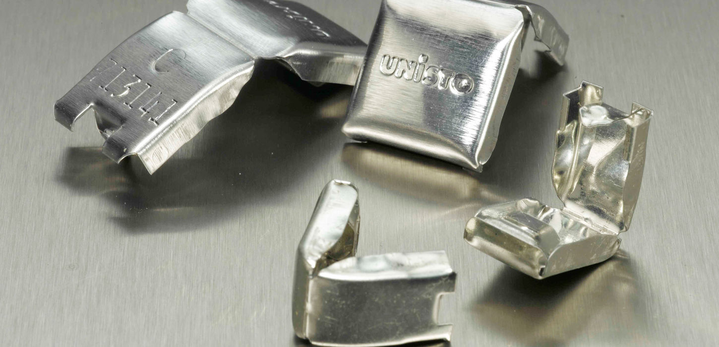 Several Unisto Selflock 0 / Selflock 1 metal clip security seals