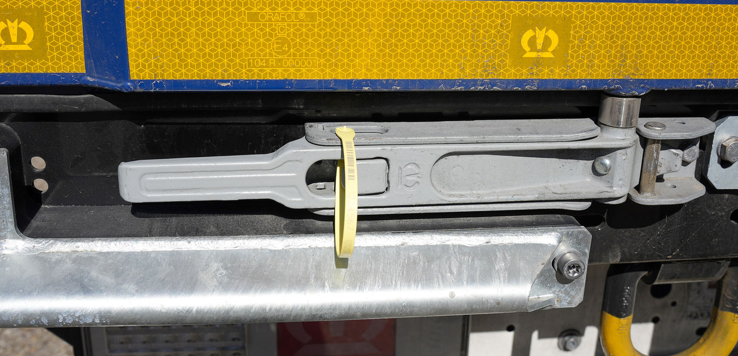 Unisto Integer security seal applied to a container