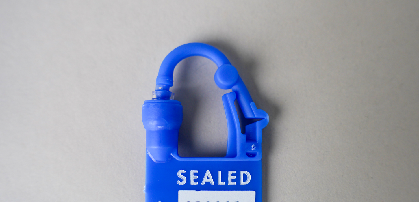 Unisto Padlock 4 high-security padlock seal closed