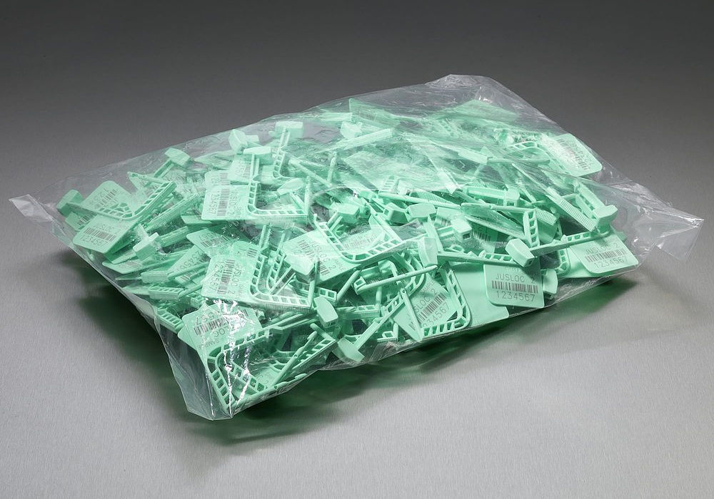 Multiple Unisto Jusloc 2 padlock-type security seals in a plastic bag