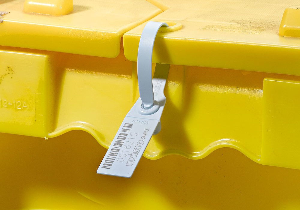 Unisto Nexus fixed-length security seal applied to a plastic box