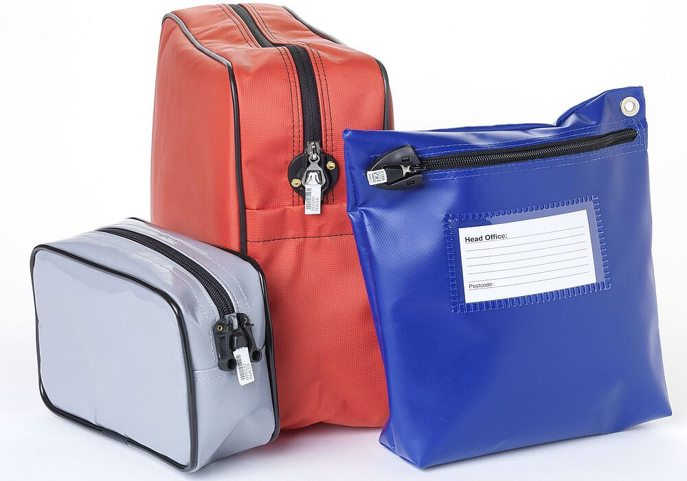 Unisto UniZip security seal applied to a Safebag