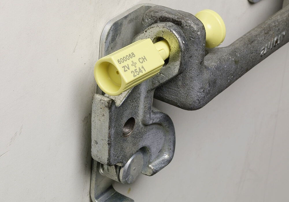 Unisto Hi-Genius high-security bolt seal applied to a container