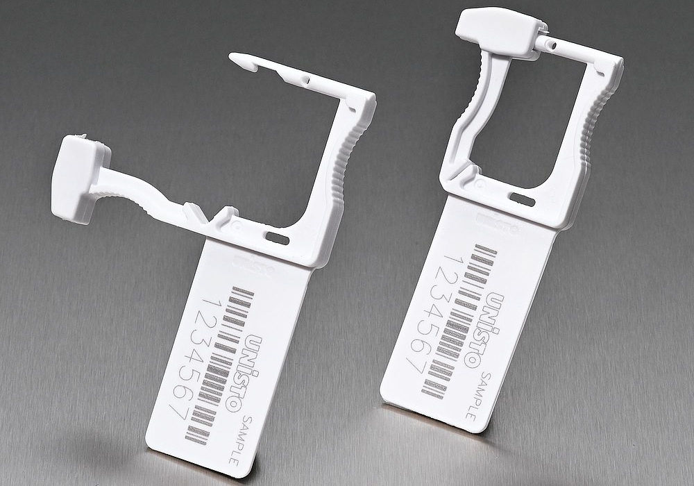 Unisto Jusloc 1 padlock-type security seal open and closed
