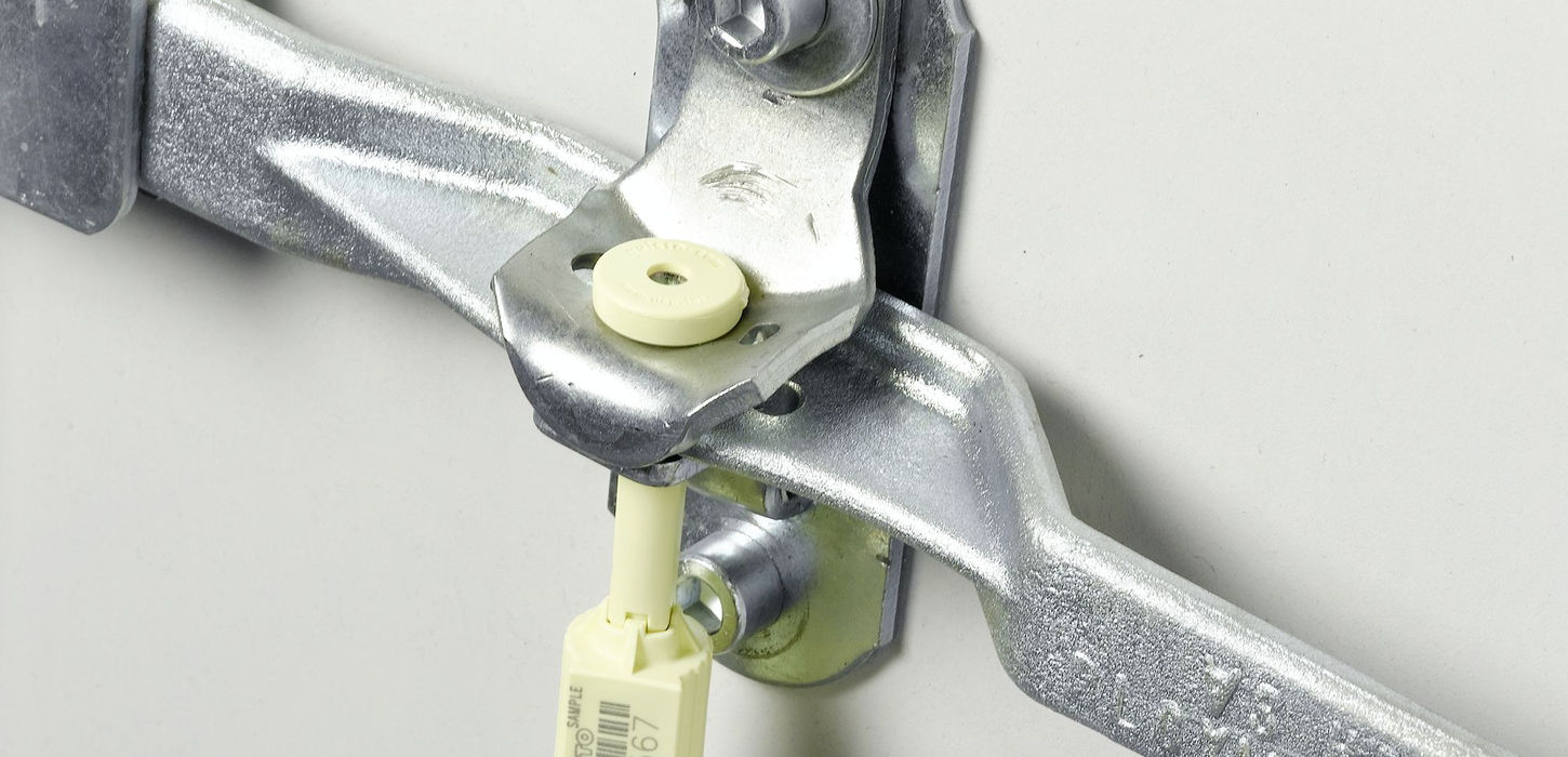Unisto Genius Solid high-security bolt seal applied to a container
