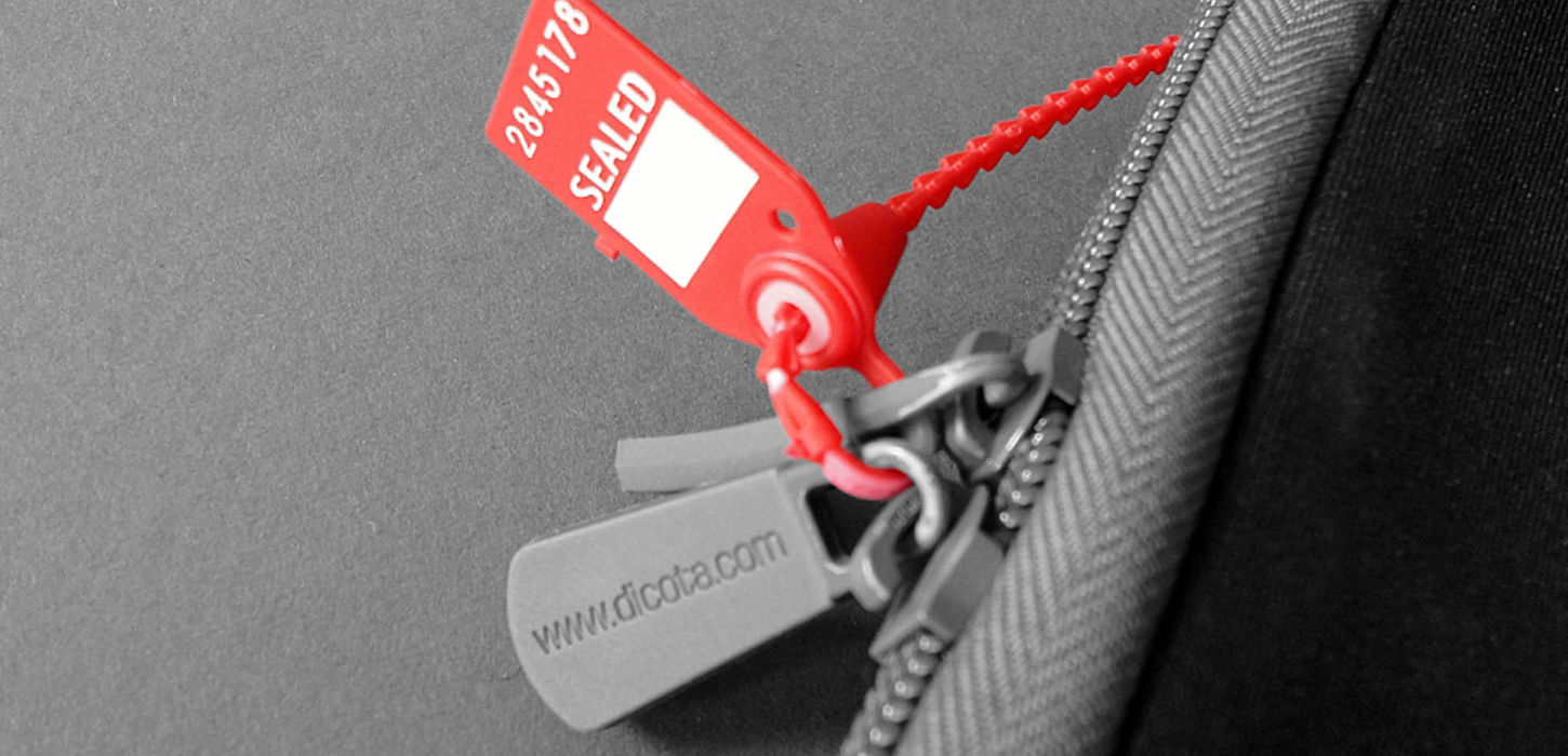 Unisto Siris high-security pull-tight seal applied to a bag