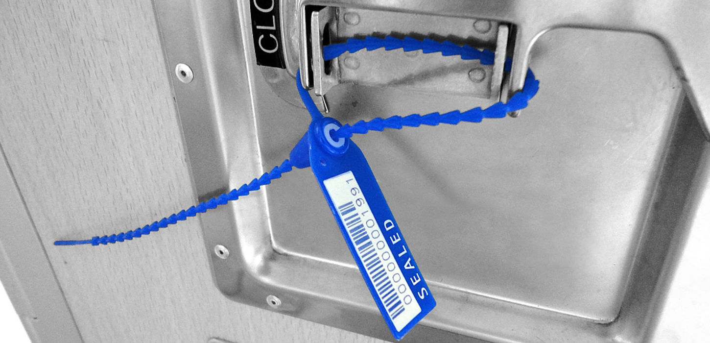 Unisto Siris high-security pull-tight seal applied to a trolley